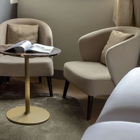 Nh Collection Hotell 4*